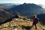76 Non scendiamo al Bivacco MAGA a dx, ma a sx per traccia in cresta al Monte Arale 